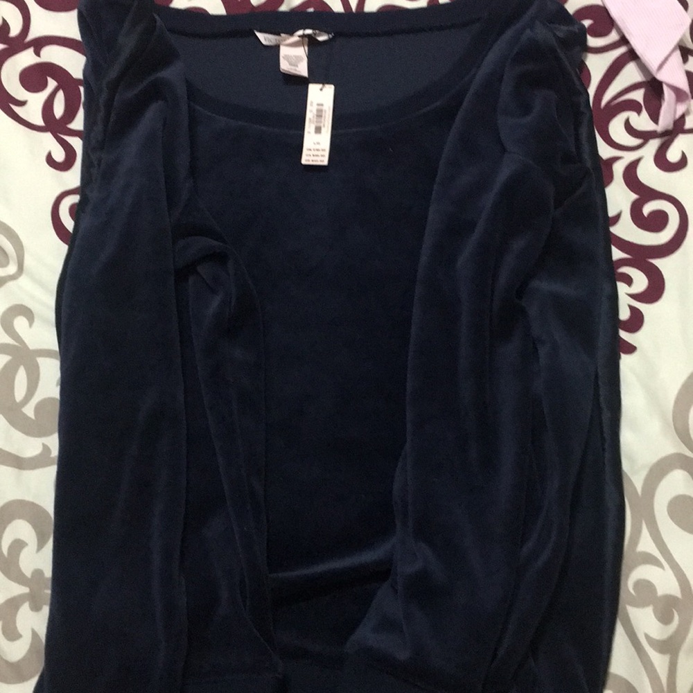 I’m selling new blouse color blue